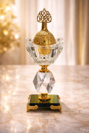 مبخرة فاخرة كريستال بقاعدة ذهبية – تصميم أنيق لتعطير المنزل